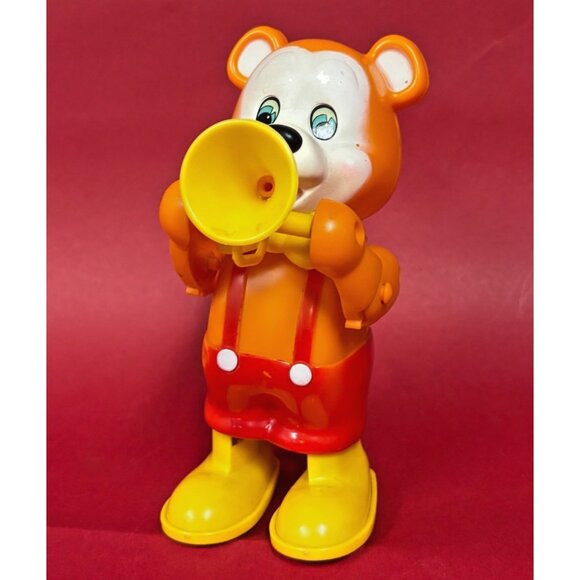 Vintage 1980 Wind-Up 8” Bear Sideways Walking Tail Wagging Toy Plastic Factory - Picture 1 of 8